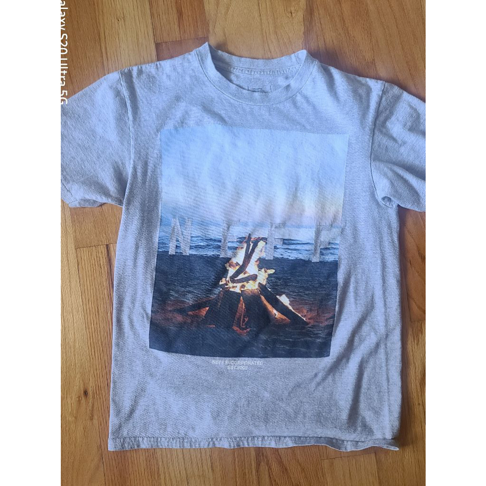 NEFF small gray short sleeve tee